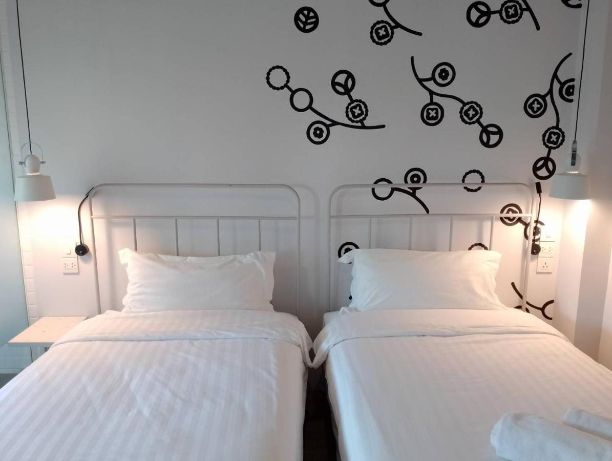 Bedspread Hostel (Adults Only) Банкок Екстериор снимка