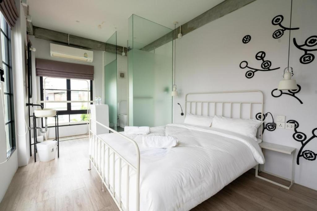Bedspread Hostel (Adults Only) Банкок Екстериор снимка