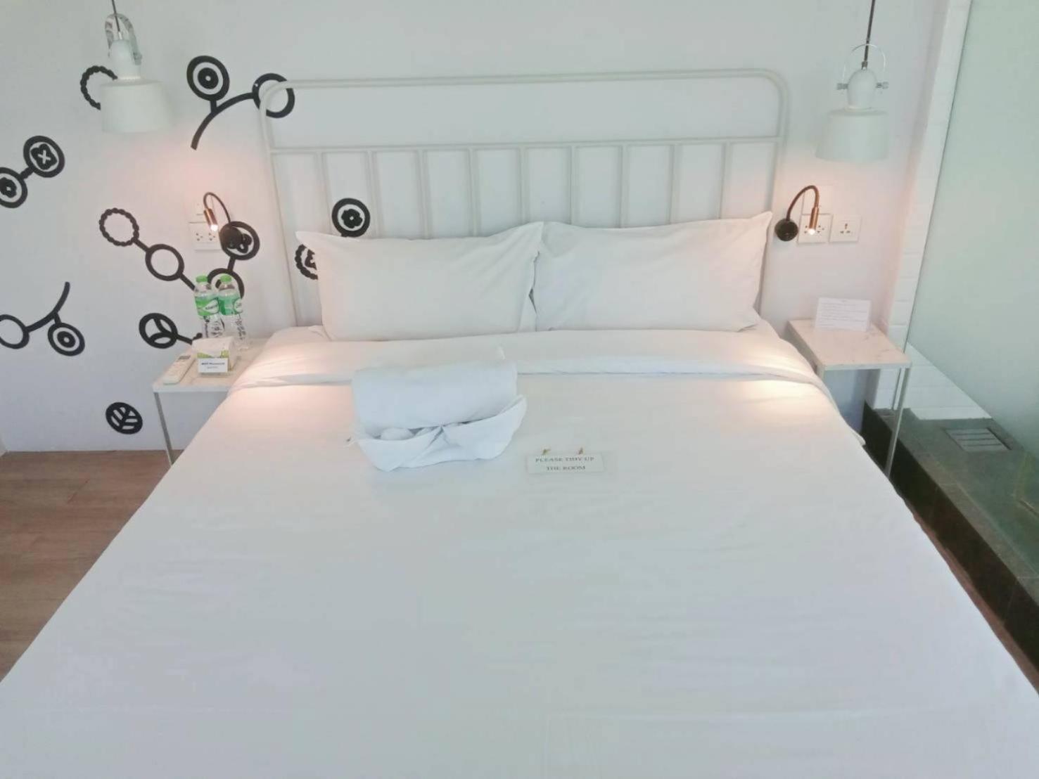 Bedspread Hostel (Adults Only) Банкок Екстериор снимка